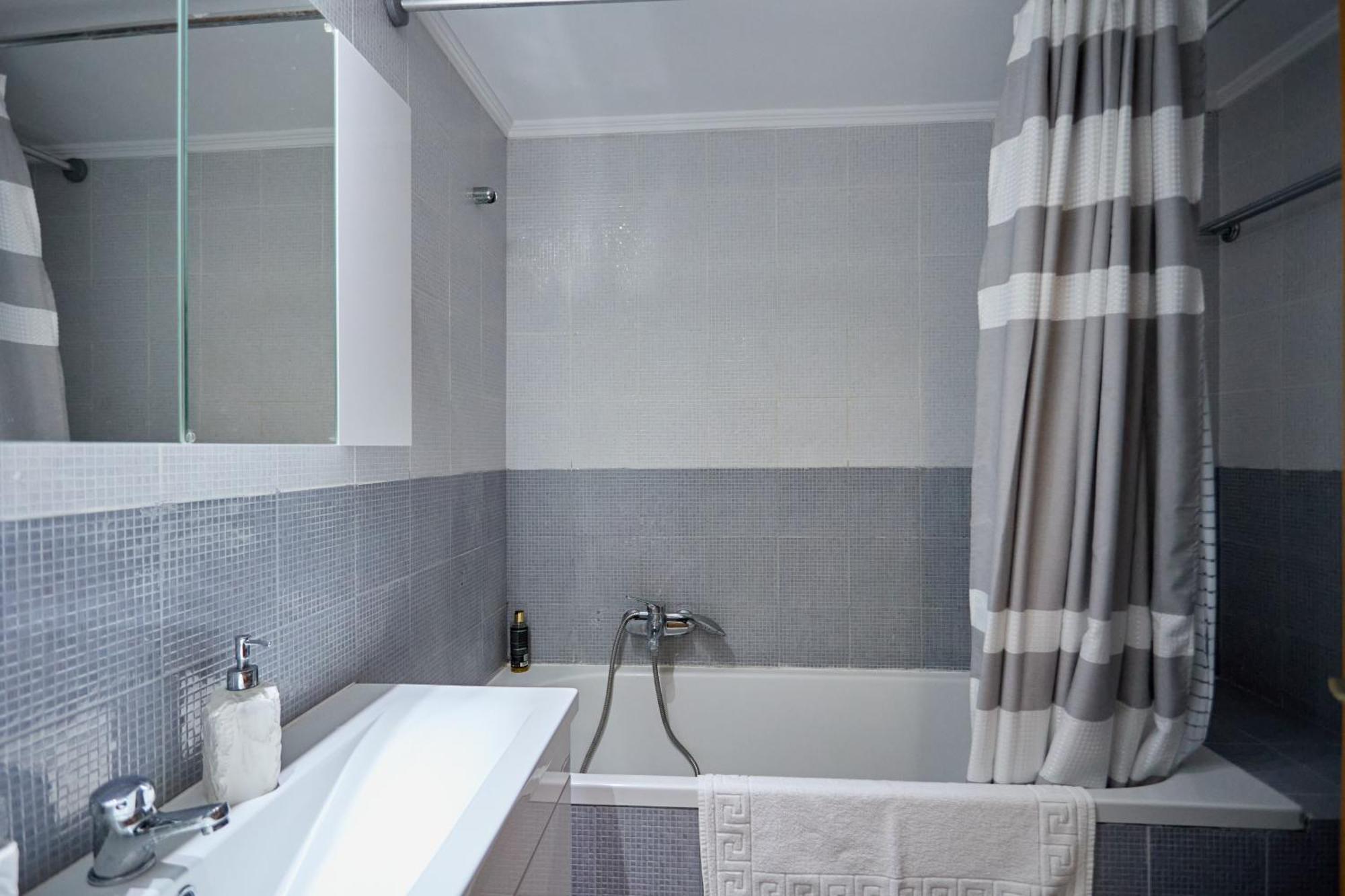 Chios Town Apartment - Heart Of Chios Town With 2 Minute Walk To The Beach المظهر الخارجي الصورة
